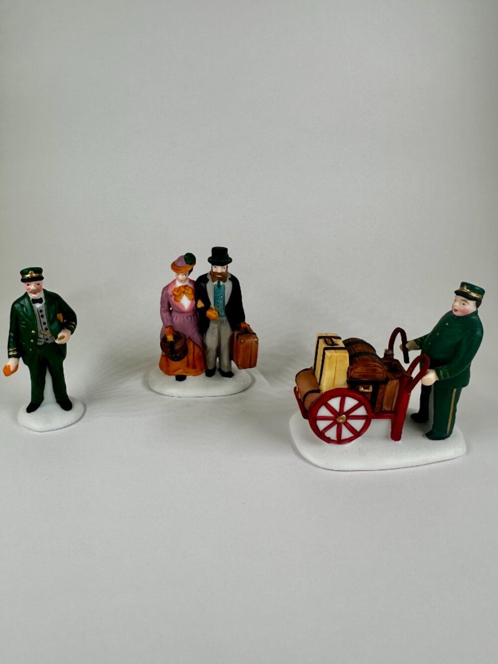 Dept 56 "Holiday Travelers" Set of 3 Heritage Village/Dickens Village 5571-9